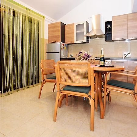 Apartments Bijuk Sukošan Buitenkant foto